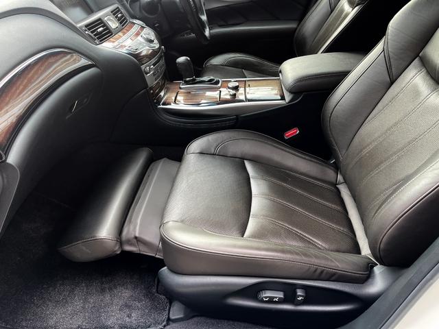 フーガ 370VIP クーラー&ヒーター付レザーシート オットマン 地デジフルセグナビ Bluetooth バックカメラ ETC ディスチャージヘッドライト フロントフォグランプ パワーシート(5枚目)