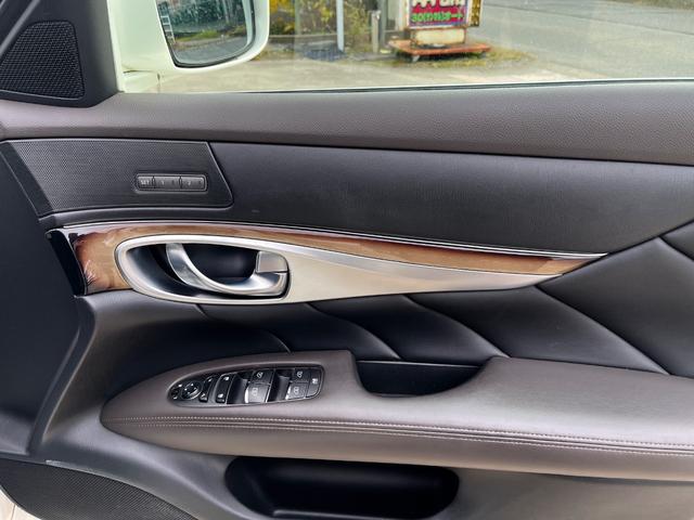 フーガ 370VIP クーラー&ヒーター付レザーシート オットマン 地デジフルセグナビ Bluetooth バックカメラ ETC ディスチャージヘッドライト フロントフォグランプ パワーシート(10枚目)