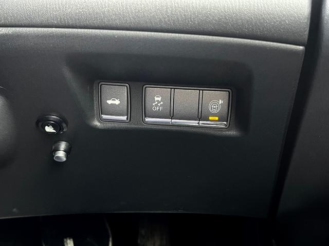 フーガ 370VIP クーラー&ヒーター付レザーシート オットマン 地デジフルセグナビ Bluetooth バックカメラ ETC ディスチャージヘッドライト フロントフォグランプ パワーシート(12枚目)