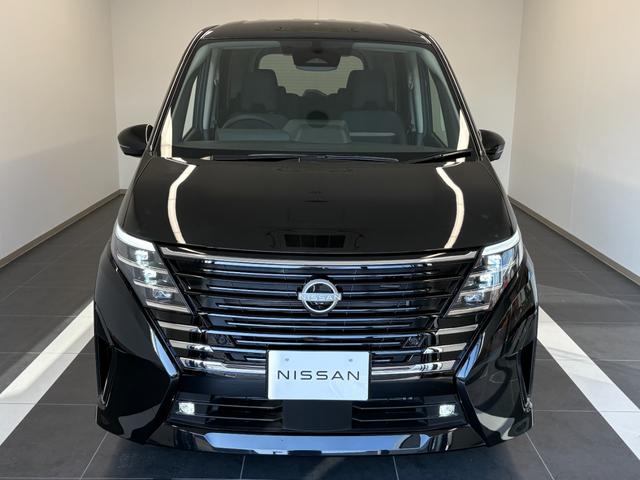 セレナ ハイウェイスターＶ　シート／ハンドルヒーター　両側オートスライドドア　プロパイロット　寒冷地仕様　エマブレ　コーナーセンサー（3枚目）