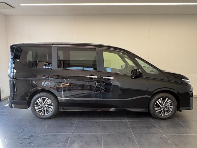 セレナ ハイウェイスターＶ　シート／ハンドルヒーター　両側オートスライドドア　プロパイロット　寒冷地仕様　エマブレ　コーナーセンサー（5枚目）