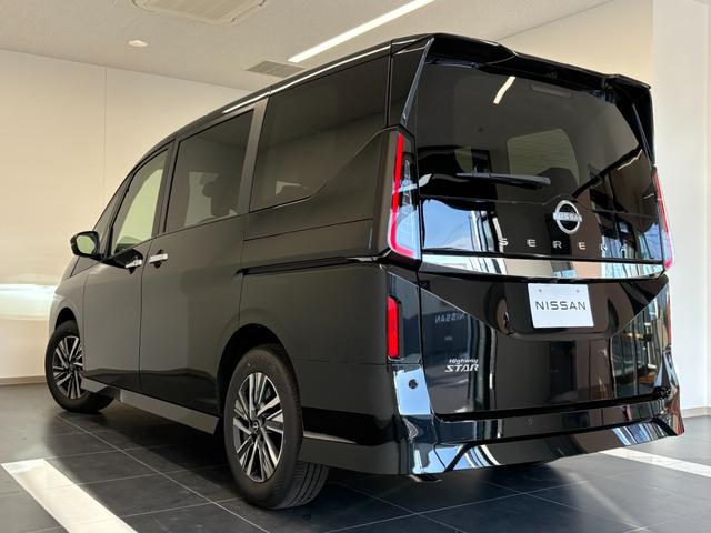 セレナ ハイウェイスターＶ　シート／ハンドルヒーター　両側オートスライドドア　プロパイロット　寒冷地仕様　エマブレ　コーナーセンサー（8枚目）