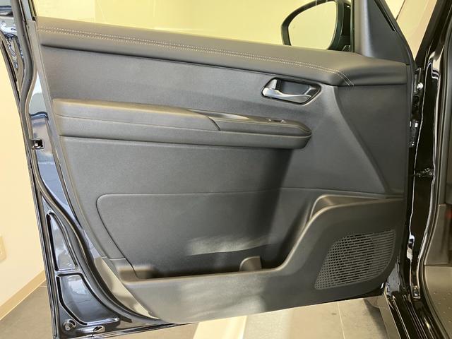 セレナ ハイウェイスターＶ　シート／ハンドルヒーター　両側オートスライドドア　プロパイロット　寒冷地仕様　エマブレ　コーナーセンサー（28枚目）