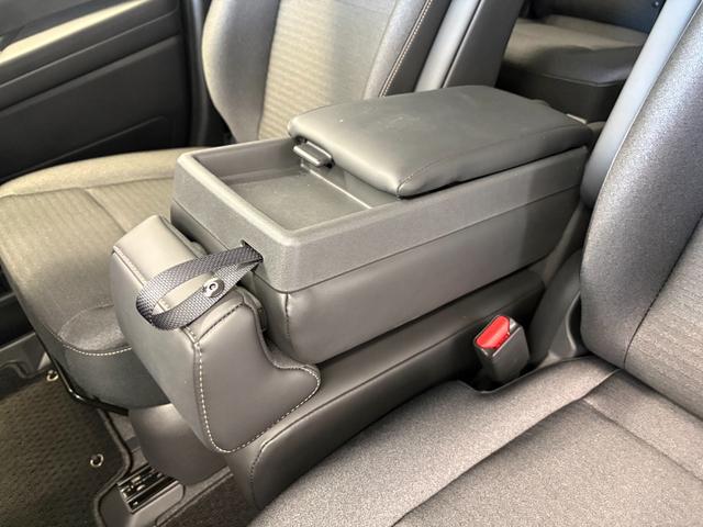 セレナ ハイウェイスターＶ　シート／ハンドルヒーター　両側オートスライドドア　プロパイロット　寒冷地仕様　エマブレ　コーナーセンサー（34枚目）