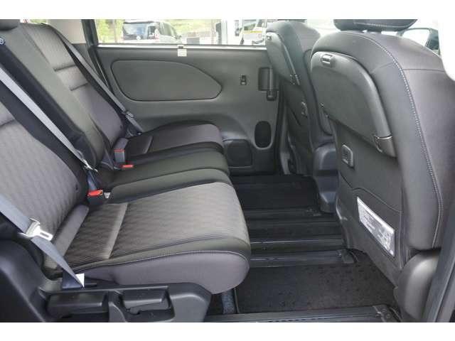 ハイウェイスターV 2.0 ハイウェイスター V 後期型 エマージェンシーブレーキ アラウンドビューモニター プロパイロット 両側電動スライドドア LEDヘッドライト 純正フォグライト 8人乗り 後方車両検知警報(14枚目)