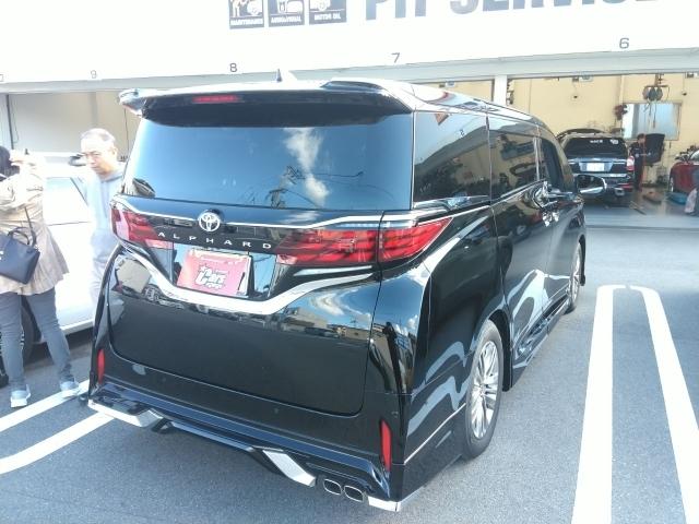 アルファード Ｚ　ワンオーナー　サンルーフ　革シート　キーレス　フルセグ　ナビ＆ＴＶ　１８アルミホイール　乗車定員７人　エアバッグ　オートマ　フル装備　ＥＴＣ　バックカメラ　スマートキー（3枚目）