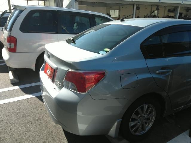 インプレッサＧ４ １．６ｉ－Ｌ　キーレス　フルセグ　ナビ＆ＴＶ　１５アルミホイール　エアバッグ　オートマ　フル装備　ＨＩＤヘッドライト　ＥＴＣ（3枚目）