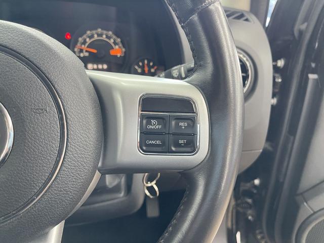 ジープ・コンパス ブラックホーク　限定車　社外メモリーナビ　フルセグＴＶ　バックカメラ　Ｂｌｕｅｔｏｏｔｈ　サイドカメラ　純正１７ＡＷ　ＥＴＣ　スペアキー　禁煙車　車検令和８年７月１４日（45枚目）
