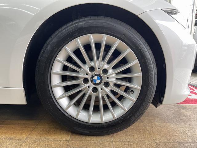 3シリーズ 320iツーリング ラグジュアリー 1オーナー 純正ナビ Bカメラ フルセグTV インテリジェントセーフティ(衝突軽減ブレーキ・車線逸脱警告) ACC(追従クルーズコントロール) 黒革 純正17AW スペアキー 禁煙 電動ゲート(10枚目)