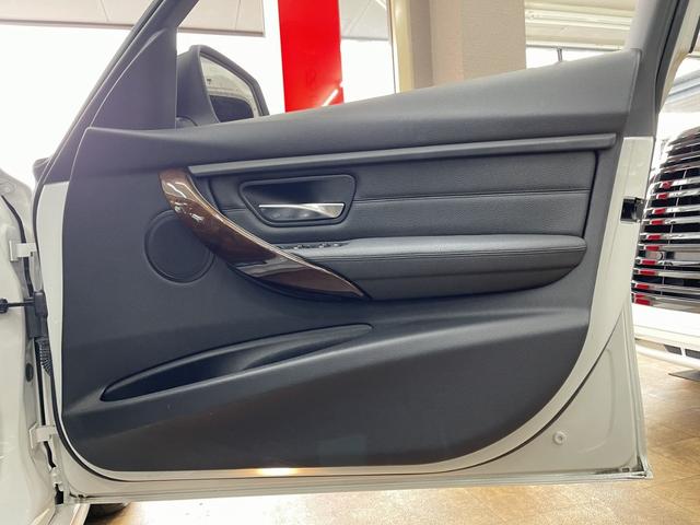 3シリーズ 320iツーリング ラグジュアリー 1オーナー 純正ナビ Bカメラ フルセグTV インテリジェントセーフティ(衝突軽減ブレーキ・車線逸脱警告) ACC(追従クルーズコントロール) 黒革 純正17AW スペアキー 禁煙 電動ゲート(17枚目)