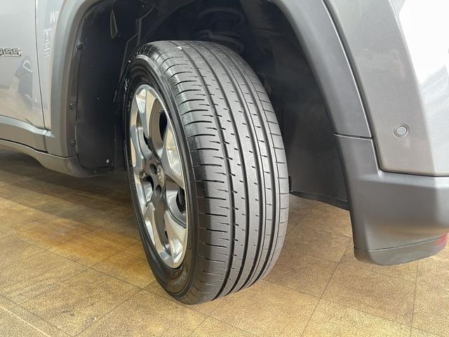 ジープ・コンパス リミテッド　ブラックルーフエディション　限定車　純正ナビ　バックカメラ　フルセグＴＶ　Ｂｌｕｅｔｏｏｔｈ　ＨＩＤ　アダプティブクルーズコントロール（追従）　ブラインドスポット　ハーフレザー　ＥＴＣ　スマートキー（11枚目）