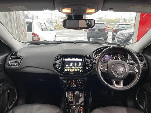 ジープ・コンパス リミテッド　ブラックルーフエディション　限定車　純正ナビ　バックカメラ　フルセグＴＶ　Ｂｌｕｅｔｏｏｔｈ　ＨＩＤ　アダプティブクルーズコントロール（追従）　ブラインドスポット　ハーフレザー　ＥＴＣ　スマートキー（12枚目）