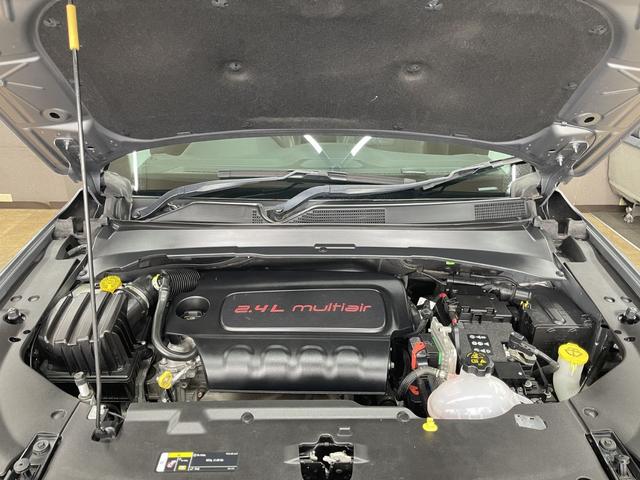 ジープ・コンパス リミテッド　ブラックルーフエディション　限定車　純正ナビ　バックカメラ　フルセグＴＶ　Ｂｌｕｅｔｏｏｔｈ　ＨＩＤ　アダプティブクルーズコントロール（追従）　ブラインドスポット　ハーフレザー　ＥＴＣ　スマートキー（21枚目）