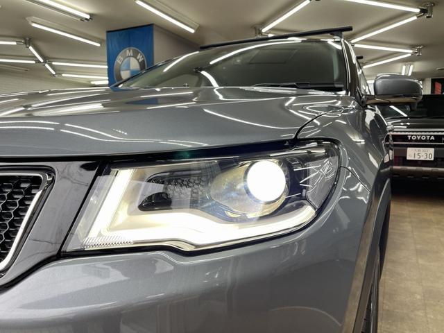 ジープ・コンパス リミテッド　ブラックルーフエディション　限定車　純正ナビ　バックカメラ　フルセグＴＶ　Ｂｌｕｅｔｏｏｔｈ　ＨＩＤ　アダプティブクルーズコントロール（追従）　ブラインドスポット　ハーフレザー　ＥＴＣ　スマートキー（26枚目）