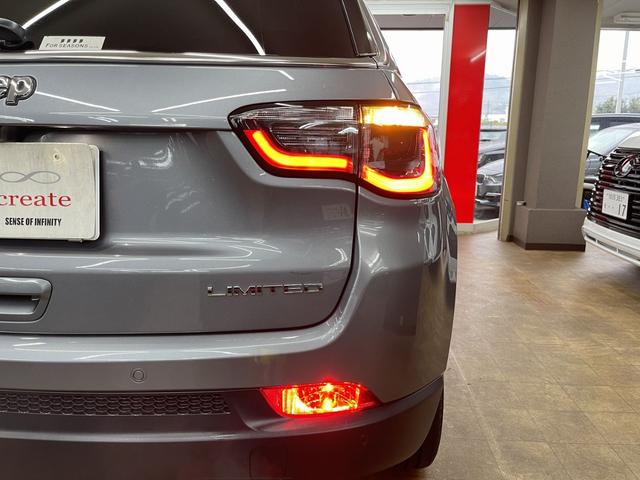 ジープ・コンパス リミテッド　ブラックルーフエディション　限定車　純正ナビ　バックカメラ　フルセグＴＶ　Ｂｌｕｅｔｏｏｔｈ　ＨＩＤ　アダプティブクルーズコントロール（追従）　ブラインドスポット　ハーフレザー　ＥＴＣ　スマートキー（33枚目）