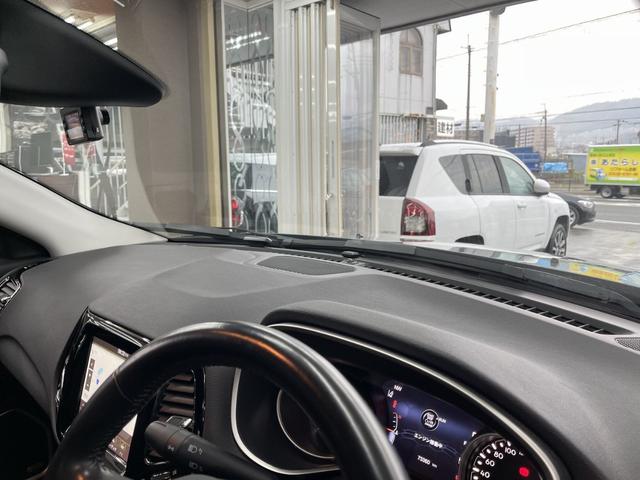ジープ・コンパス リミテッド　ブラックルーフエディション　限定車　純正ナビ　バックカメラ　フルセグＴＶ　Ｂｌｕｅｔｏｏｔｈ　ＨＩＤ　アダプティブクルーズコントロール（追従）　ブラインドスポット　ハーフレザー　ＥＴＣ　スマートキー（34枚目）