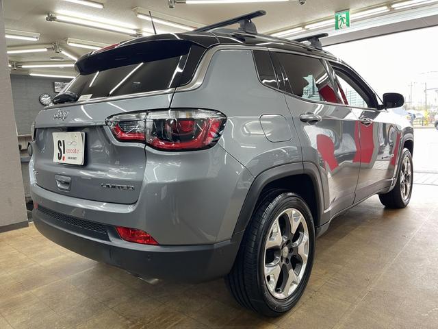 ジープ・コンパス リミテッド　ブラックルーフエディション　限定車　純正ナビ　バックカメラ　フルセグＴＶ　Ｂｌｕｅｔｏｏｔｈ　ＨＩＤ　アダプティブクルーズコントロール（追従）　ブラインドスポット　ハーフレザー　ＥＴＣ　スマートキー（58枚目）