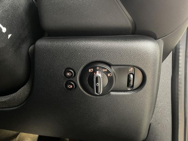 MINI クーパー 純正ナビ バックカメラ Bluetooth MINIドライビングモード LEDヘッドライト 純正15AW ETC 純正アームレスト 禁煙車(46枚目)
