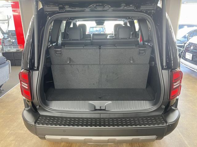 ランドクルーザー250 VX 登録済未使用車 トヨタチームメイト 12.3型ディスプレイオーディオ セーフティセンス BSM パーキングサポートブレーキ デジタルインナーミラー パノラミックビューモニター サンルーフ(14枚目)