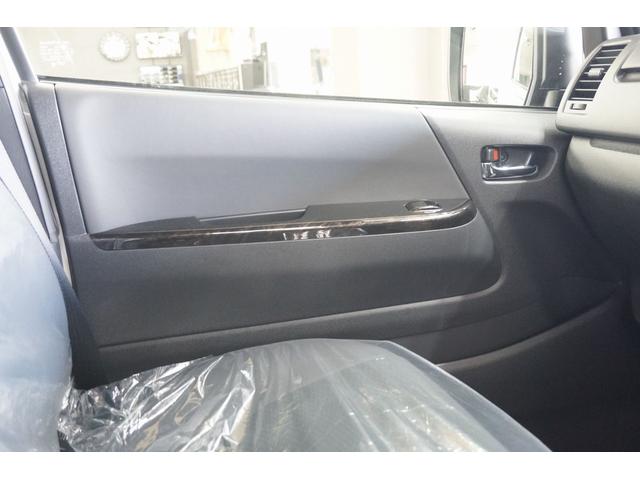 ハイエースバン スーパーＧＬ　ダークプライムＩＩ　登録済未使用車　パイオニア製最新７型ナビ／１０．１型フリップダウン　ＥＴＣ　両側パワースライドドア　パノラミックビューモニター　デジタルインナーミラー　フルセグＴＶ　カープレイ／アンドロイドオート対応（52枚目）