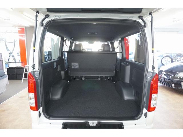 ハイエースバン スーパーＧＬ　ダークプライムＩＩ　登録済未使用車　パイオニア製最新７型ナビ／１０．１型フリップダウン　ＥＴＣ　両側パワースライドドア　パノラミックビューモニター　デジタルインナーミラー　フルセグＴＶ　カープレイ／アンドロイドオート対応（77枚目）