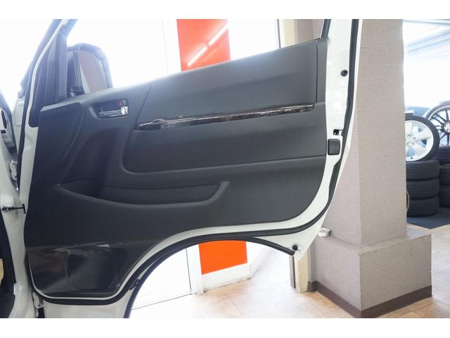 ハイエースバン スーパーＧＬ　ダークプライムＩＩ　登録済未使用車　パイオニア製最新７型ナビ／１０．１型フリップダウン　ＥＴＣ　両側パワースライドドア　パノラミックビューモニター　デジタルインナーミラー　フルセグＴＶ　カープレイ／アンドロイドオート対応（78枚目）