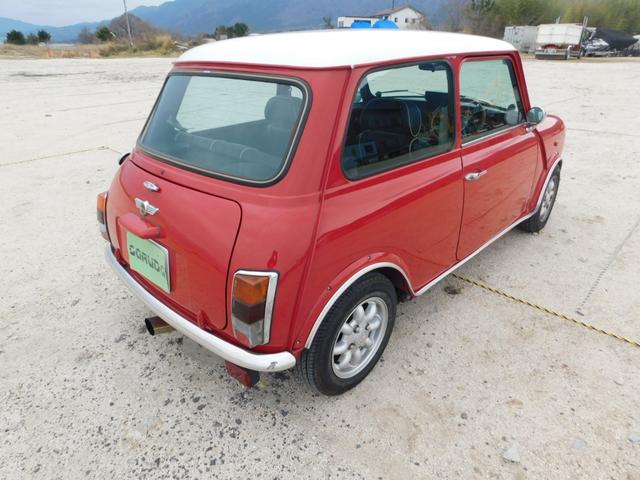ＭＩＮＩ クーパー　４ＭＴ／レザーシート／エアコン／車検対応センターマフラー／ウッドハンドル／ウッドシフトノブ／ＥＴＣ（3枚目）