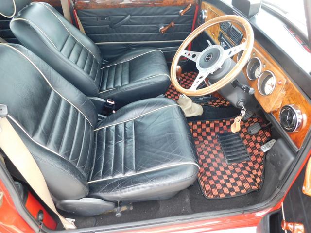 ＭＩＮＩ クーパー　４ＭＴ／レザーシート／エアコン／車検対応センターマフラー／ウッドハンドル／ウッドシフトノブ／ＥＴＣ（10枚目）