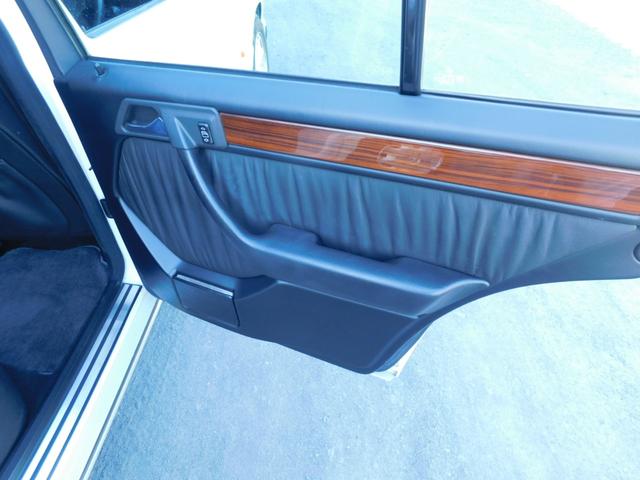 ミディアムクラス ２８０Ｅ　サンルーフ／レザーシート／ウッドパネル（14枚目）