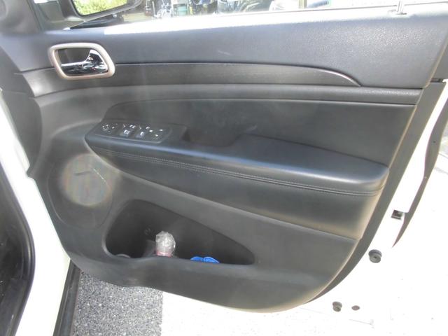 ジープ・グランドチェロキー クロームエディション　後期モデル　Ｂｌｕｅｔｏｏｔｈオーディオ　バックカメラ　ドライブレコーダー前後　ＥＴＣ（18枚目）