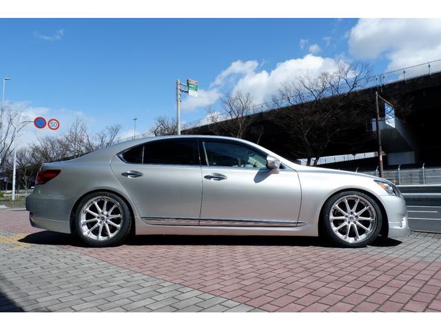 ＬＳ４６０　バージョンＬ　マークレビンソンオーディオシステム・新品（ＷＯＲＫグノーシス２０ＡＷ・国産タイヤ）・モデリスタ（エアロ・左右４本出しマフラー）・３眼ＬＥＤ・ＢＳＭ・リアーエンターテーメントシステム(7枚目)