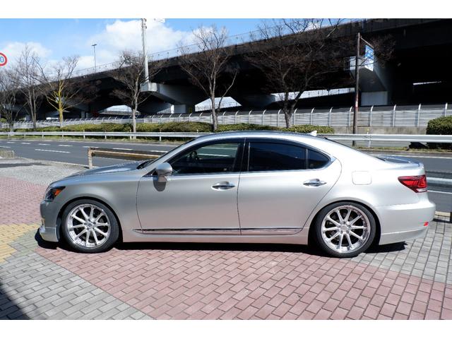 ＬＳ４６０　バージョンＬ　マークレビンソンオーディオシステム・新品（ＷＯＲＫグノーシス２０ＡＷ・国産タイヤ）・モデリスタ（エアロ・左右４本出しマフラー）・３眼ＬＥＤ・ＢＳＭ・リアーエンターテーメントシステム(29枚目)