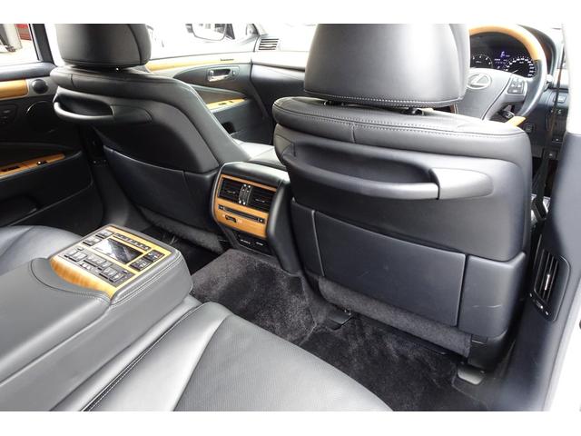 ＬＳ４６０　バージョンＬ　マークレビンソンオーディオシステム・新品（ＷＯＲＫグノーシス２０ＡＷ・国産タイヤ）・モデリスタ（エアロ・左右４本出しマフラー）・３眼ＬＥＤ・ＢＳＭ・リアーエンターテーメントシステム(38枚目)