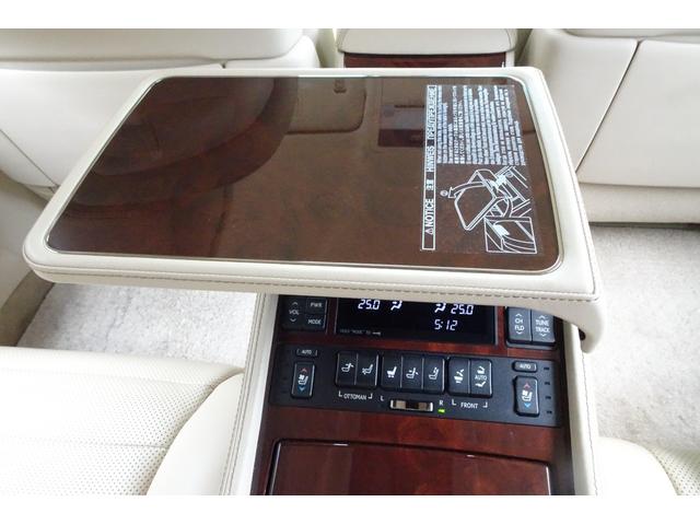 ＬＳ ＬＳ４６０Ｌ　エグゼクティブパッケージ　後期型最終モデル・後席セパレート４人乗りリラクゼーションシステム・ＫＡＺ－ＳＡＳ・マークレビンソン・フリップダウンモニター・３眼ＬＥＤ・ＢＳＭ・パワートランク・社外２０ＡＷ・新品タイヤ（36枚目）