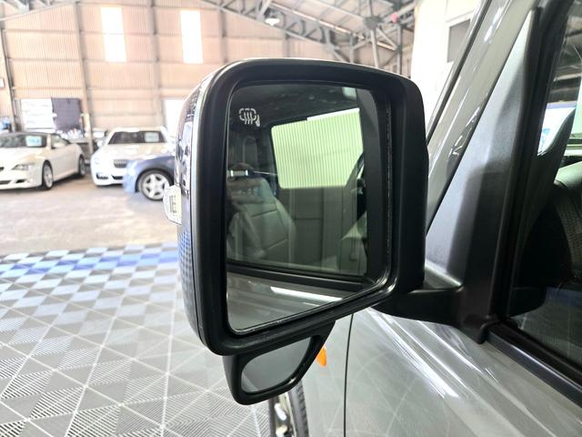 ジムニー 　セーフティサポート／４ＷＤ／カロッツェリアナビ／地デジ／バックカメラ／黒革調シートカバー／ＥＴＣ／クルーズコントロール／シートヒーター／純正１６インチアルミ／社外フロントグリル／純正フロントグリル有（36枚目）