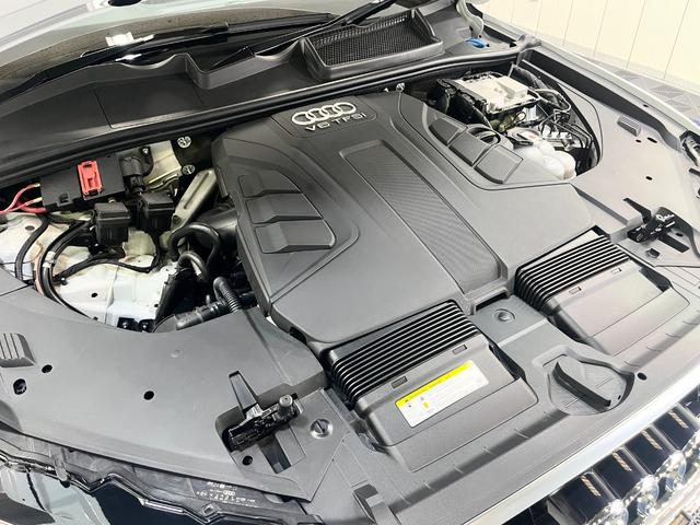 Ｑ７ ３．０ＴＦＳＩクワトロ　ＳラインＰＫＧ／７人乗／純正ナビ地デジ／３６０度カメラ／パノラマサンルーフ／黒革シート／マトリクスＬＥＤヘッドライト／レーダークルーズ／バーチャルコックピット／純正２０インチアルミ／自社買取車（50枚目）