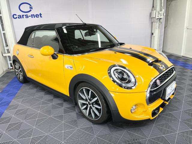 ＭＩＮＩ クーパーＳ　コンバーチブル　／電動オープン／純正ナビ／ハーフレザー／ユニオンジャック柄ソフトトップ／ビルシュタイン車高調／アドバンスドセーフティＰＫＧ／ヘッドアップディスプレイ／ミラー型ＥＴＣ／純正１７インチアルミ／自社買取車（8枚目）
