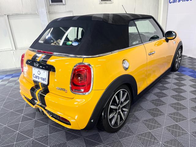 ＭＩＮＩ クーパーＳ　コンバーチブル　／電動オープン／純正ナビ／ハーフレザー／ユニオンジャック柄ソフトトップ／ビルシュタイン車高調／アドバンスドセーフティＰＫＧ／ヘッドアップディスプレイ／ミラー型ＥＴＣ／純正１７インチアルミ／自社買取車（12枚目）