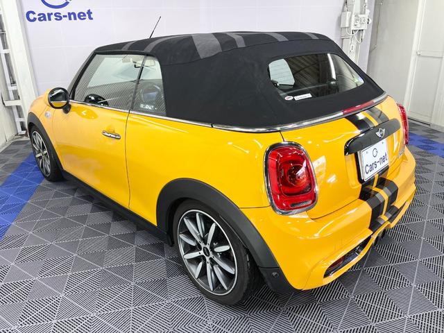 ＭＩＮＩ クーパーＳ　コンバーチブル　／電動オープン／純正ナビ／ハーフレザー／ユニオンジャック柄ソフトトップ／ビルシュタイン車高調／アドバンスドセーフティＰＫＧ／ヘッドアップディスプレイ／ミラー型ＥＴＣ／純正１７インチアルミ／自社買取車（13枚目）