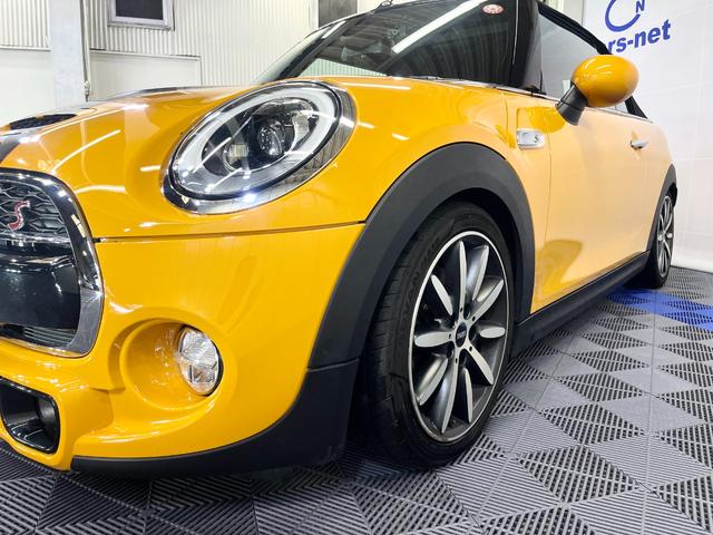 ＭＩＮＩ クーパーＳ　コンバーチブル　／電動オープン／純正ナビ／ハーフレザー／ユニオンジャック柄ソフトトップ／ビルシュタイン車高調／アドバンスドセーフティＰＫＧ／ヘッドアップディスプレイ／ミラー型ＥＴＣ／純正１７インチアルミ／自社買取車（15枚目）