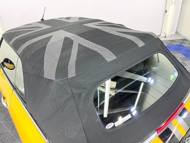 ＭＩＮＩ クーパーＳ　コンバーチブル　／電動オープン／純正ナビ／ハーフレザー／ユニオンジャック柄ソフトトップ／ビルシュタイン車高調／アドバンスドセーフティＰＫＧ／ヘッドアップディスプレイ／ミラー型ＥＴＣ／純正１７インチアルミ／自社買取車（23枚目）