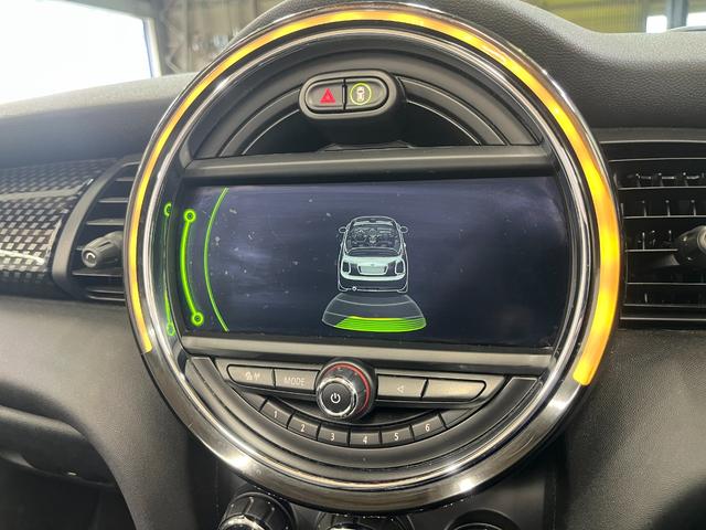 ＭＩＮＩ クーパーＳ　コンバーチブル　／電動オープン／純正ナビ／ハーフレザー／ユニオンジャック柄ソフトトップ／ビルシュタイン車高調／アドバンスドセーフティＰＫＧ／ヘッドアップディスプレイ／ミラー型ＥＴＣ／純正１７インチアルミ／自社買取車（34枚目）