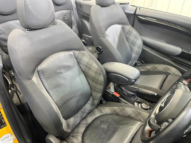 ＭＩＮＩ クーパーＳ　コンバーチブル　／電動オープン／純正ナビ／ハーフレザー／ユニオンジャック柄ソフトトップ／ビルシュタイン車高調／アドバンスドセーフティＰＫＧ／ヘッドアップディスプレイ／ミラー型ＥＴＣ／純正１７インチアルミ／自社買取車（38枚目）