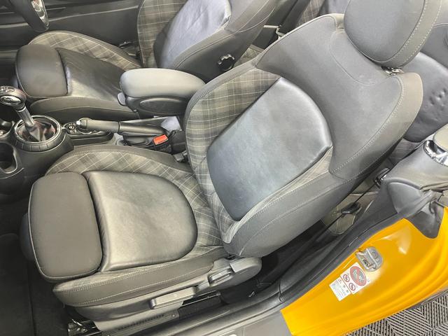 ＭＩＮＩ クーパーＳ　コンバーチブル　／電動オープン／純正ナビ／ハーフレザー／ユニオンジャック柄ソフトトップ／ビルシュタイン車高調／アドバンスドセーフティＰＫＧ／ヘッドアップディスプレイ／ミラー型ＥＴＣ／純正１７インチアルミ／自社買取車（42枚目）