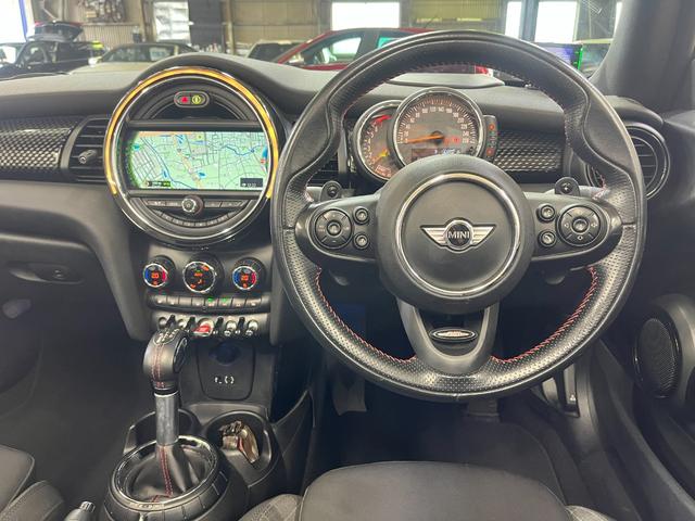 ＭＩＮＩ クーパーＳ　コンバーチブル　／電動オープン／純正ナビ／ハーフレザー／ユニオンジャック柄ソフトトップ／ビルシュタイン車高調／アドバンスドセーフティＰＫＧ／ヘッドアップディスプレイ／ミラー型ＥＴＣ／純正１７インチアルミ／自社買取車（46枚目）