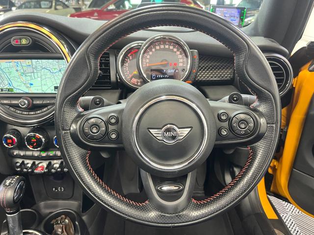 ＭＩＮＩ クーパーＳ　コンバーチブル　／電動オープン／純正ナビ／ハーフレザー／ユニオンジャック柄ソフトトップ／ビルシュタイン車高調／アドバンスドセーフティＰＫＧ／ヘッドアップディスプレイ／ミラー型ＥＴＣ／純正１７インチアルミ／自社買取車（47枚目）