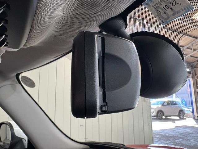 MINI クーパーS /ワンオーナー/ヘッドアップディスプレイ/純正ナビ/ミラー内蔵型ETC/バックカメラ/クリアランスソナー/ブルートゥース接続/USB端子/純正16インチアルミホイール(16枚目)