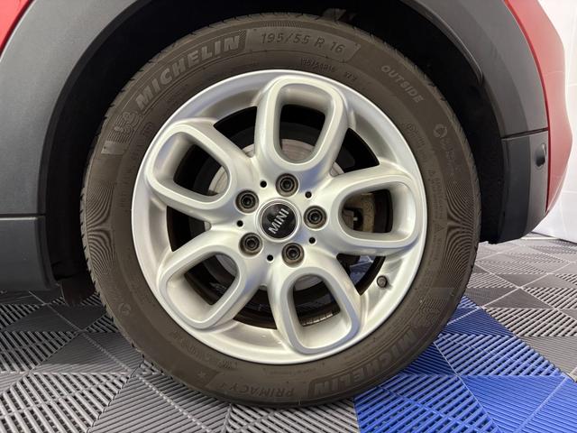 MINI クーパーS /ワンオーナー/ヘッドアップディスプレイ/純正ナビ/ミラー内蔵型ETC/バックカメラ/クリアランスソナー/ブルートゥース接続/USB端子/純正16インチアルミホイール(22枚目)