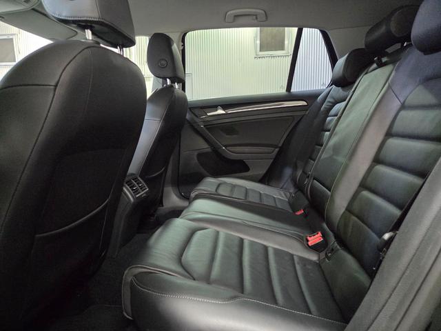 ゴルフ TSIハイラインブルーモーションテクノロジー レザーシートPKG/Discover Pro8インチナビ/自社買取車/ETC/純正17インチアルミ/シートヒーター/パワーシート/パドルシフト/キーレスエントリー/自社買取車(11枚目)