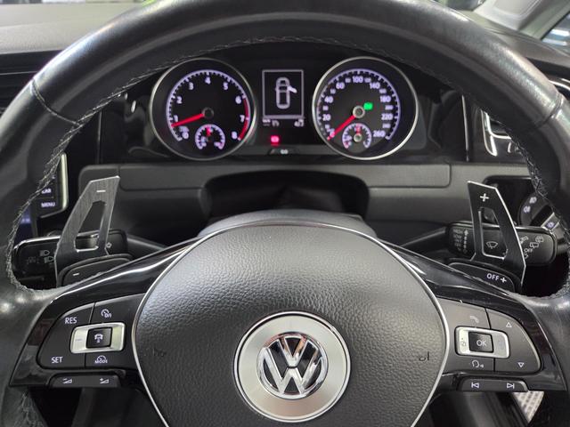 ゴルフ TSIハイラインブルーモーションテクノロジー レザーシートPKG/Discover Pro8インチナビ/自社買取車/ETC/純正17インチアルミ/シートヒーター/パワーシート/パドルシフト/キーレスエントリー/自社買取車(17枚目)